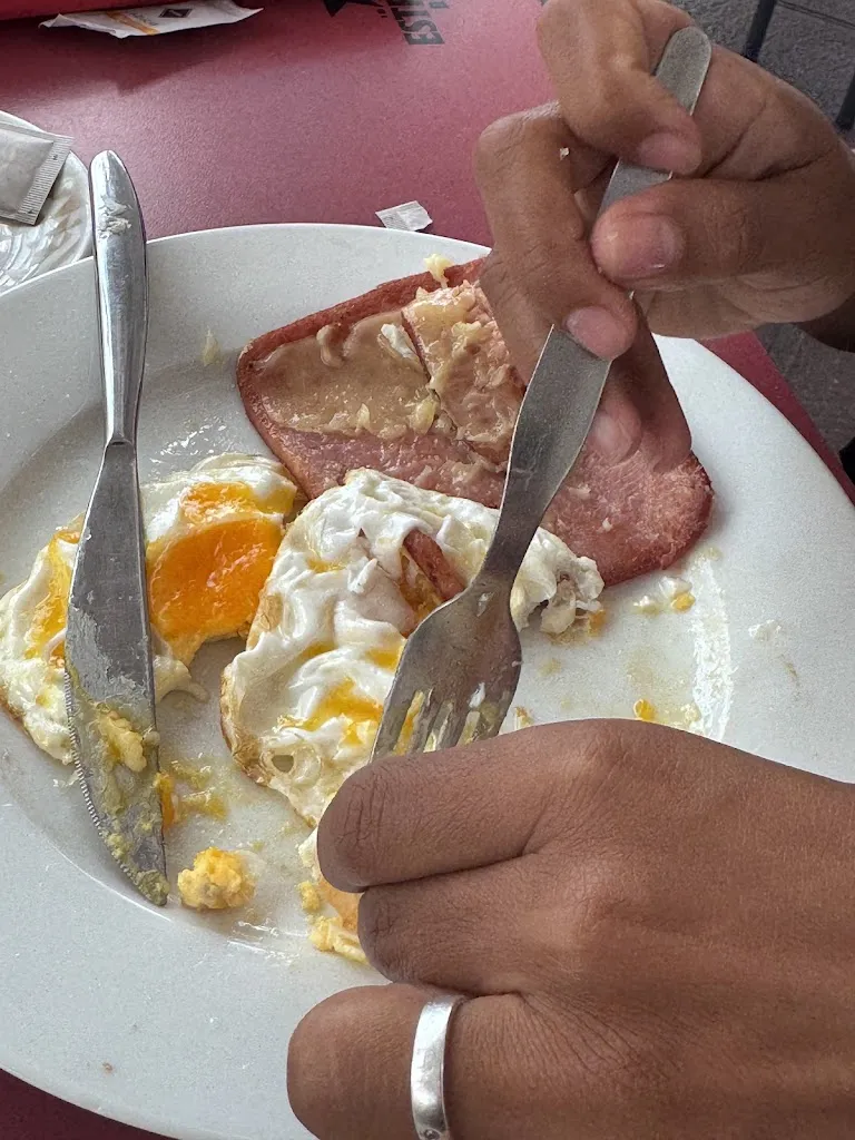 Álvaro Martin_Dr. Zhu Bar Restaurant_Santa Coloma de Gramenet_review