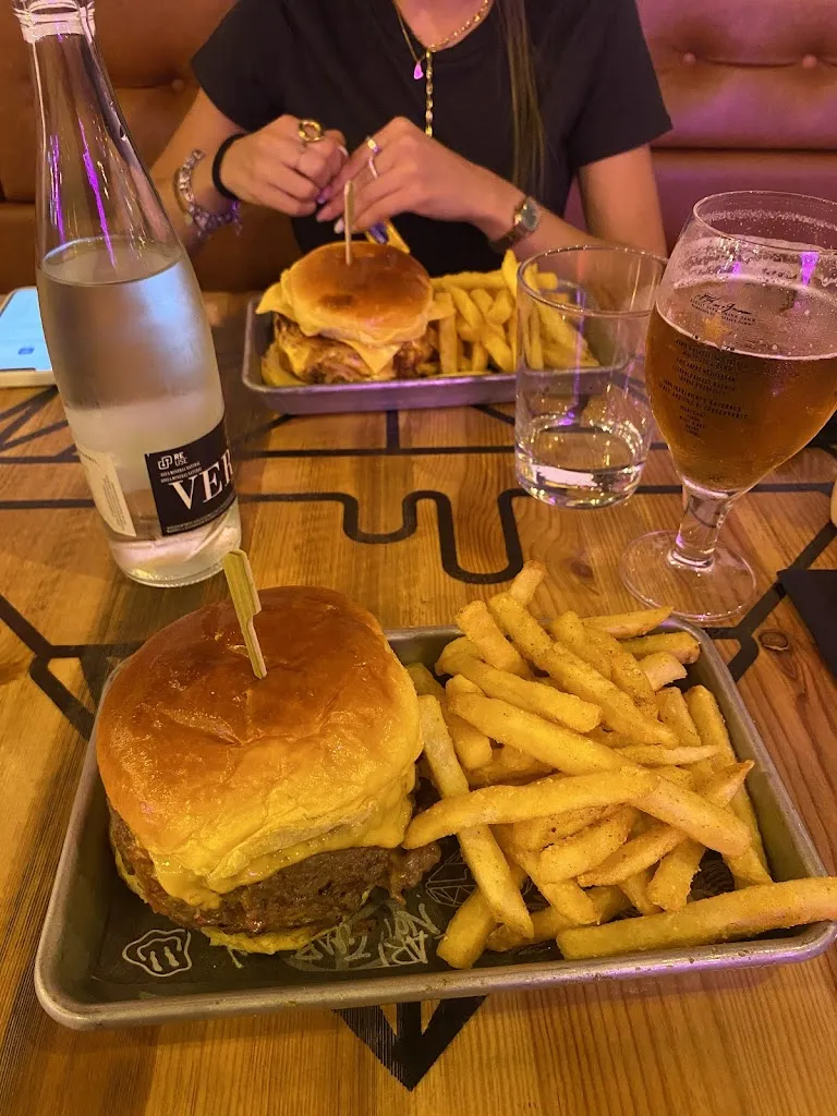 Victor gil tornero_La Tremenda_Santa Coloma de Gramenet_review