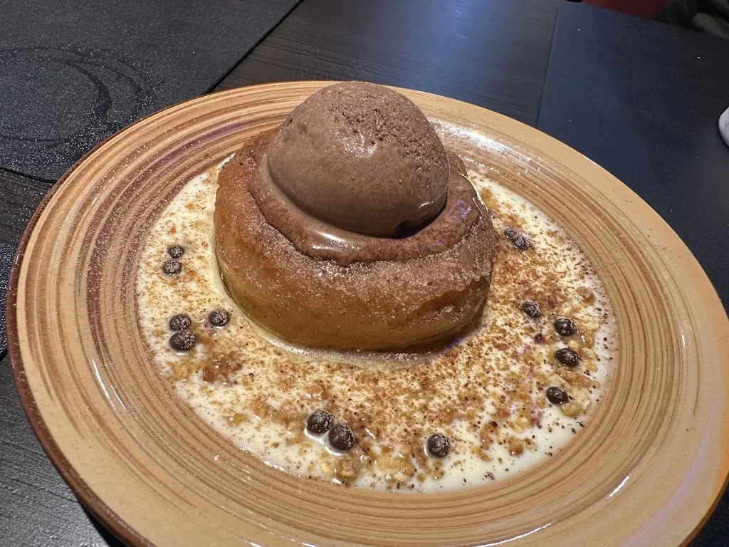 Monica Nieto_AKERRA_Santa Coloma de Gramenet_review