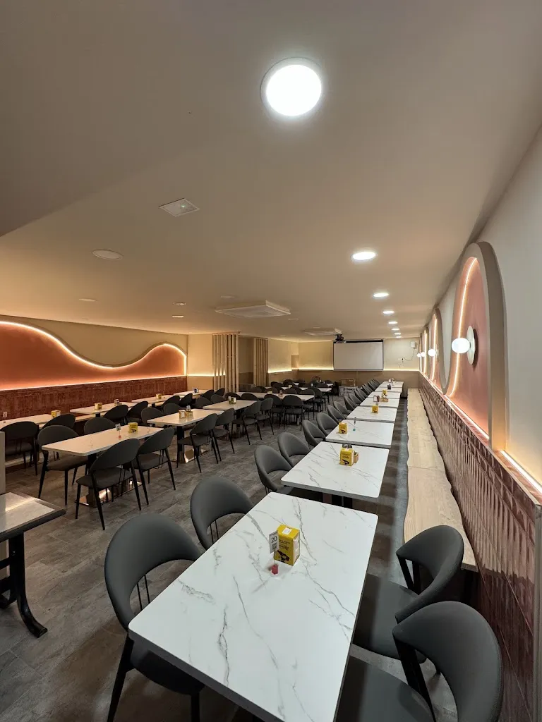 RESTAURANT CASAPUNT restaurant in Santa Coloma de Gramenet