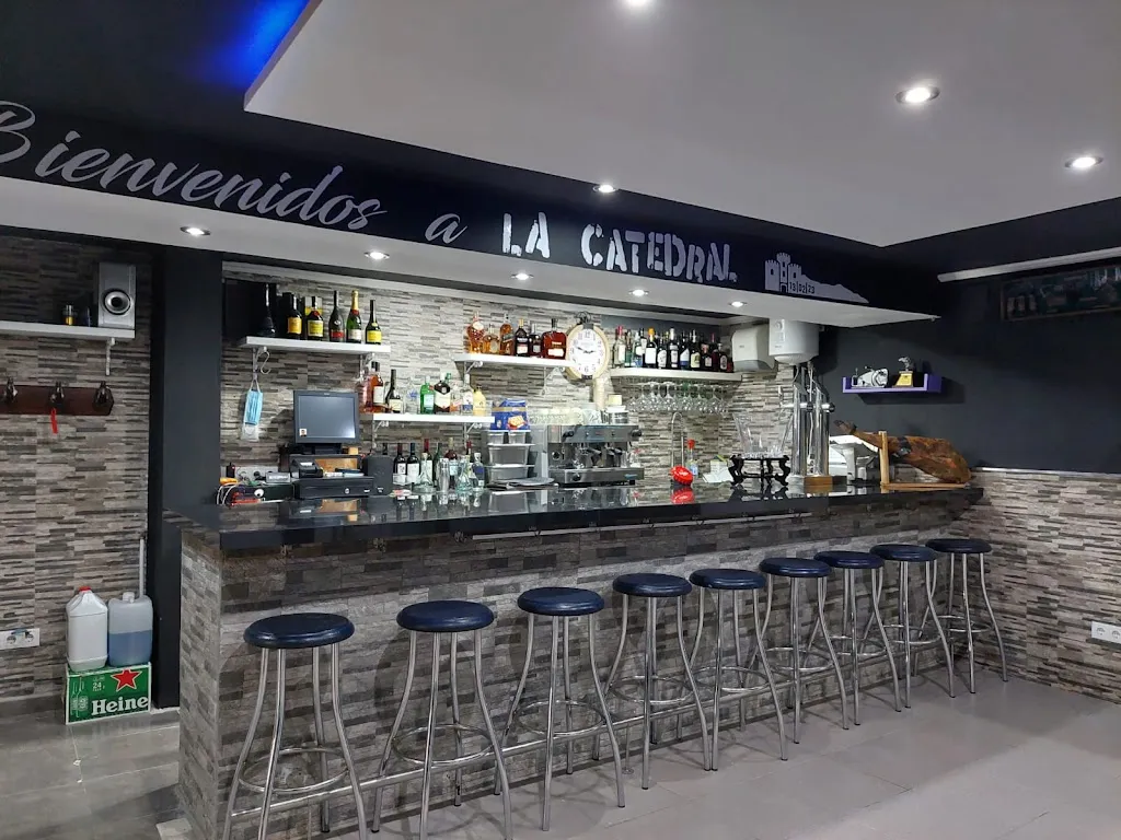 Restaurante La Catedral - Tapas - Chupitos - Cocteles ristorante a Santa Coloma de Gramenet