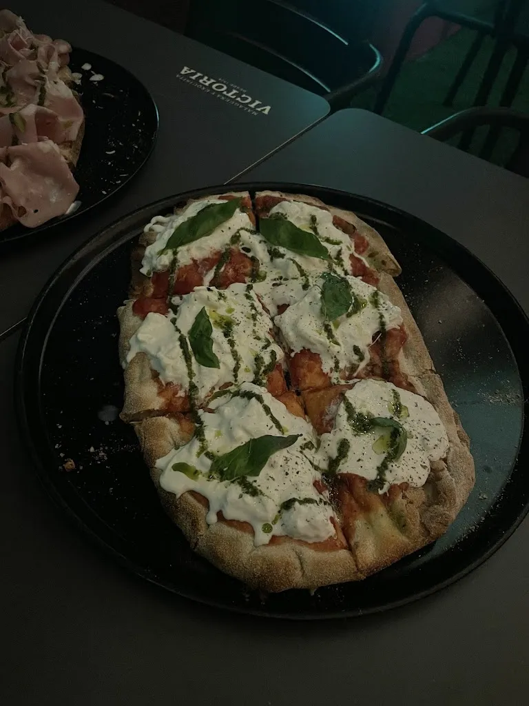 Viviana CB_La Calandria_Talamanca_review