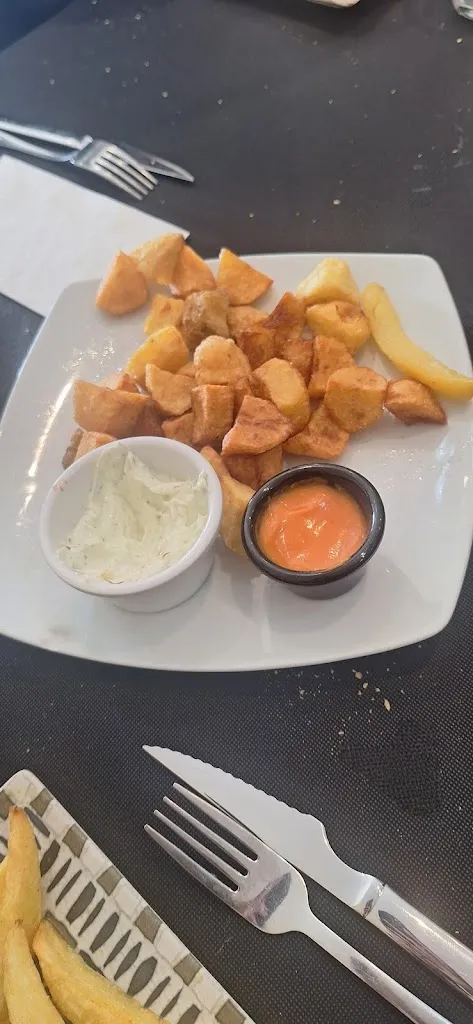 Sarai Guichard_El Hogar de Limos Bar Restaurante_Talamanca_review