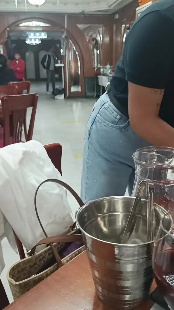 Angie Gutarra Castilla_Salones Cuzco Lupita_Talamanca_review