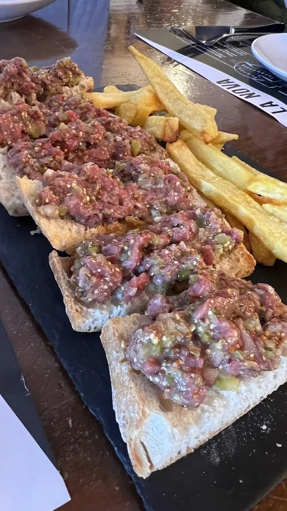 J Castaño_La Nova_Terrassa_review