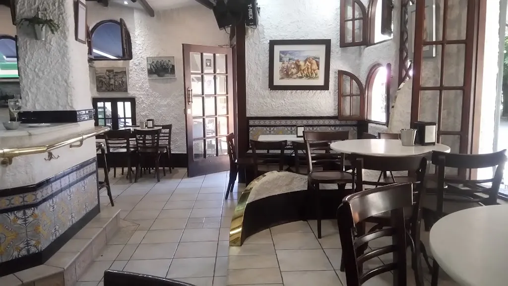 Bar Amanitas restaurant in Pobra do Caramiñal A