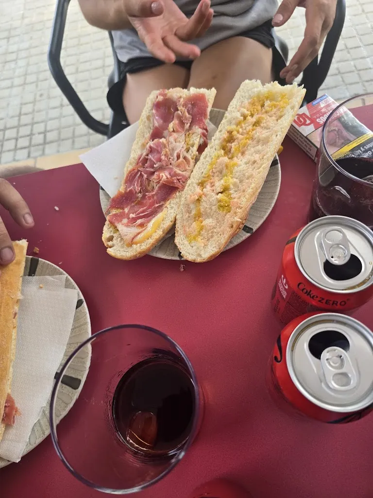 Cristian Antonio Bravo Polo_La Ponderosa_Torre de Claramunt La_review