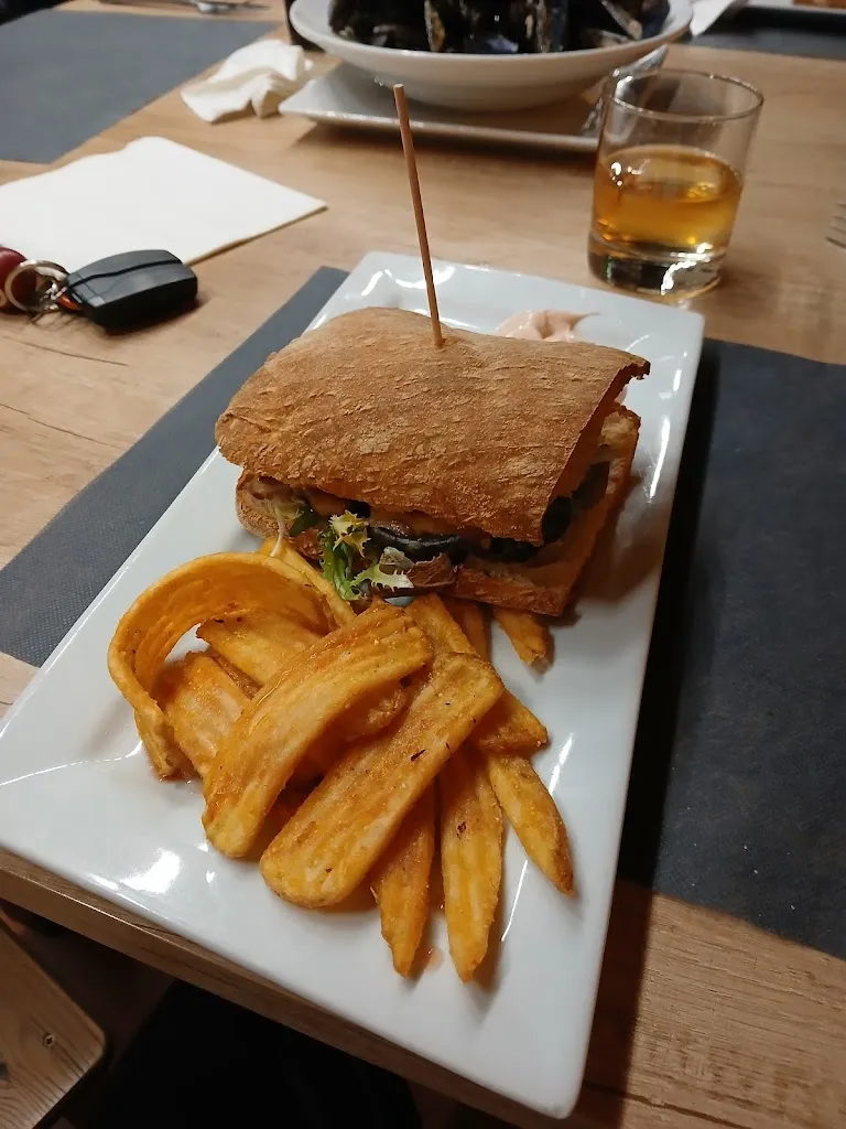 Torresport restaurant in Torre de Claramunt La