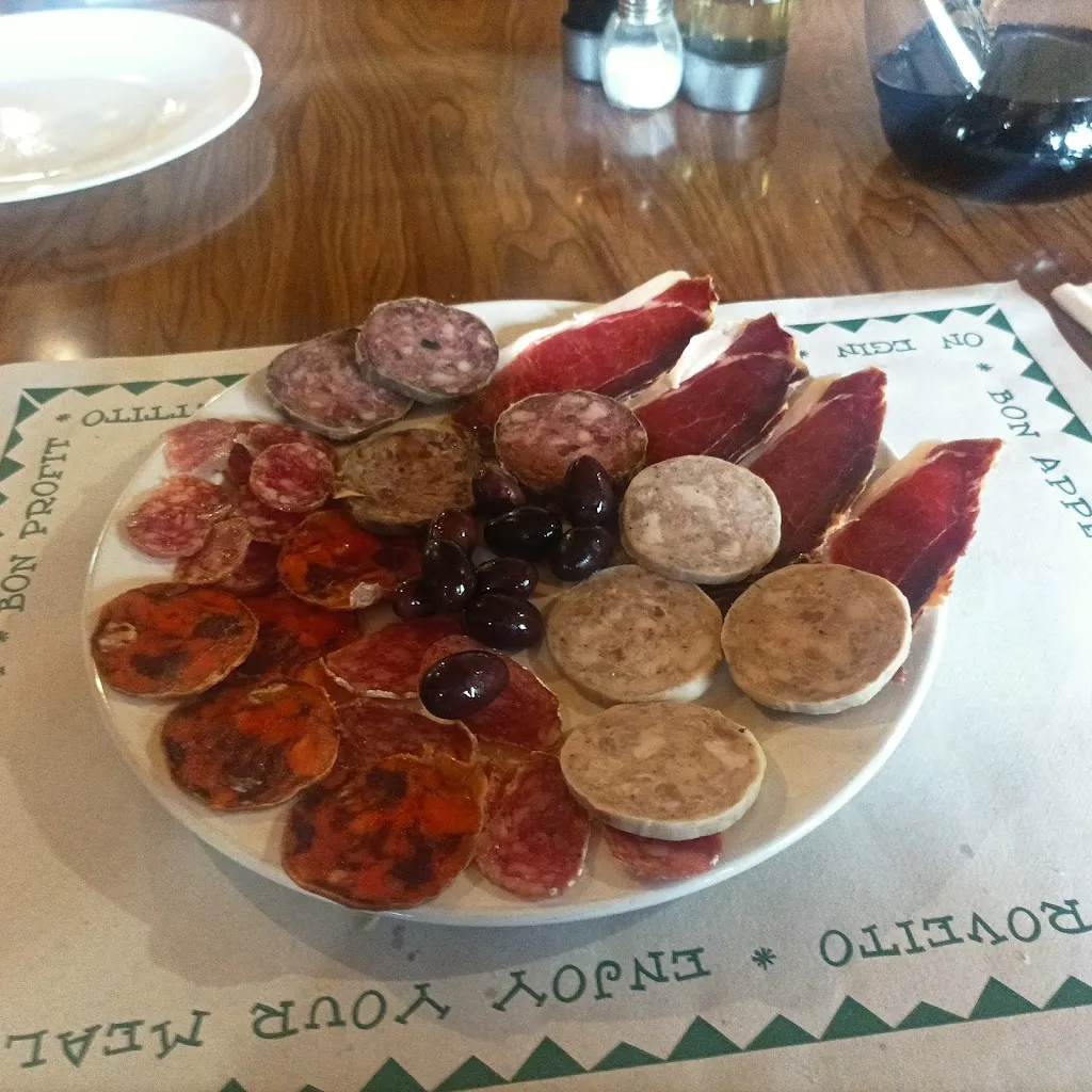 Bar - Braseria Bell Penedes restaurant in Torrelavit