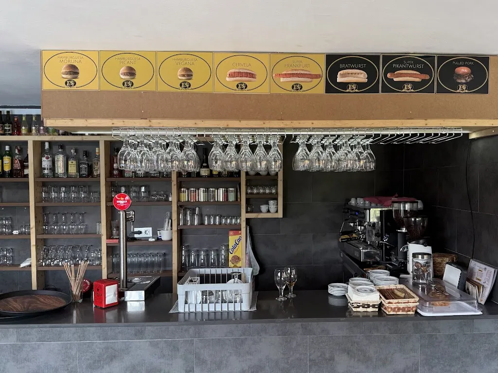 Bar Piscina Vallbona_Vallbona dAnoia_slider_image_1