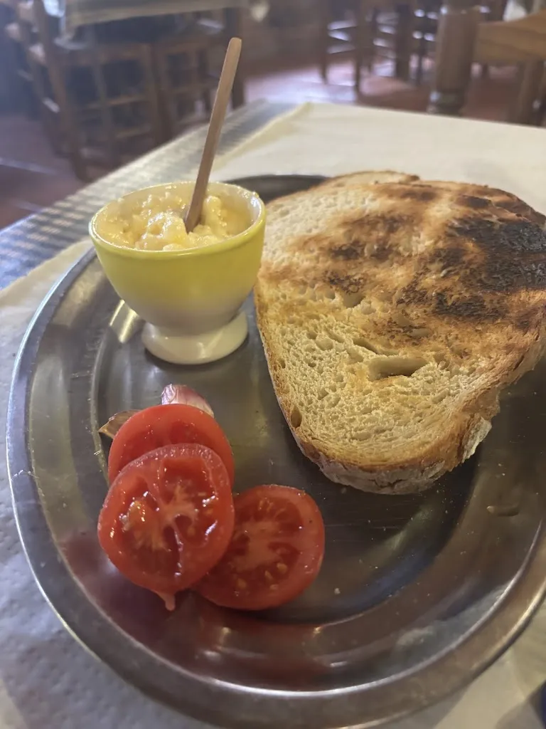 José Antonio García Garcia_Can Virgili_Vallgorguina_review