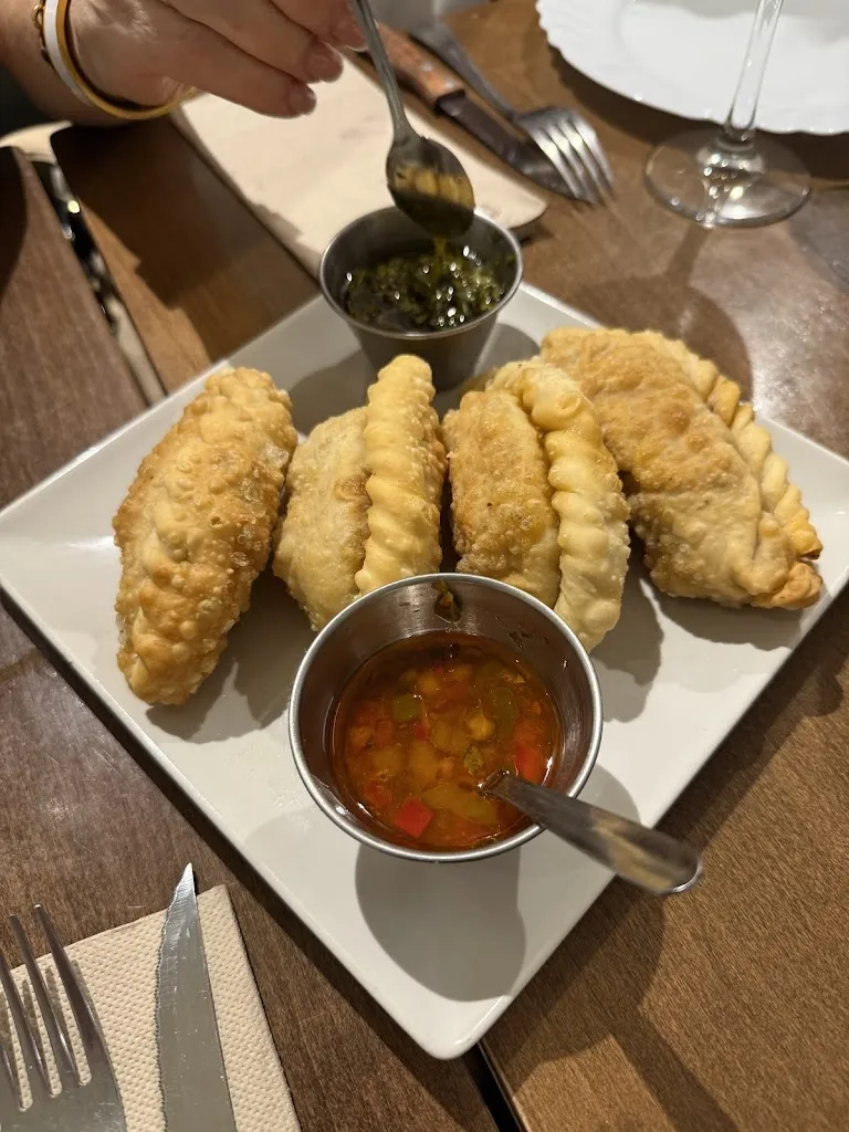 Enzo Maisano (TELL THE STORY)_Asado Central_Vic_review