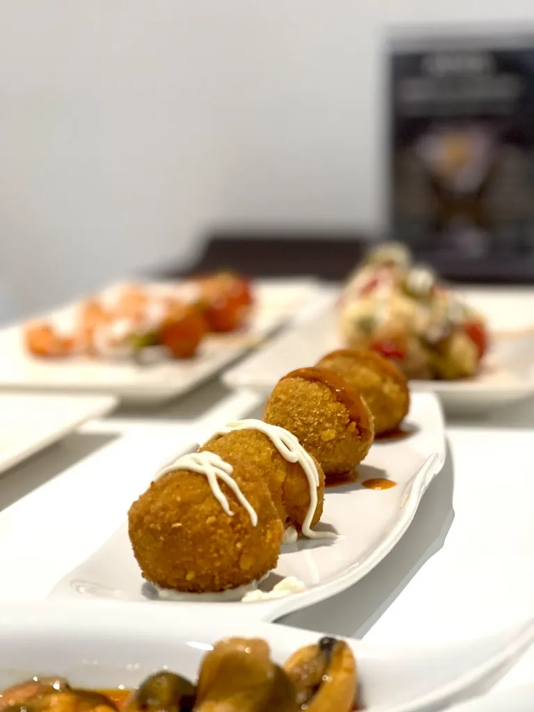 Juan Alcazar_Atxis Burger-Frankfurt_Vallirana_recensione