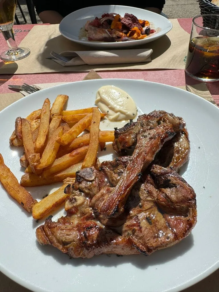 Zsuzsa Nadasdy_Bar Restaurant Nou Can Morilla_Vilanova de Sau_recensione