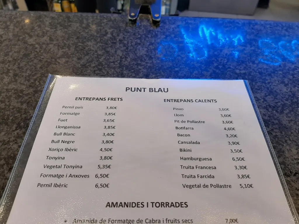 Menu_Bar Punt Blau_Viladecavalls_image_1