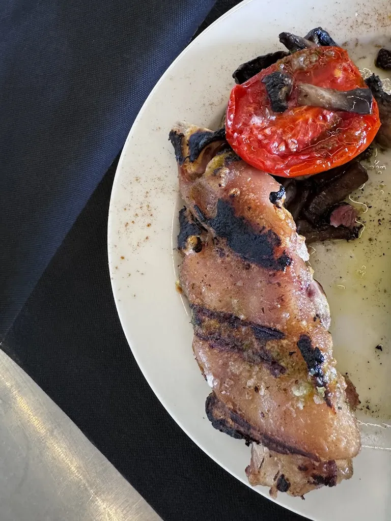 Guy Martial_Bar Punt Blau_Viladecavalls_review