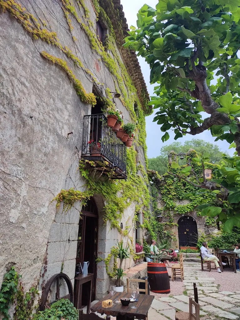 Luis F G Covarrubia_Masia Can Palau_Vilanova del Vallès_review