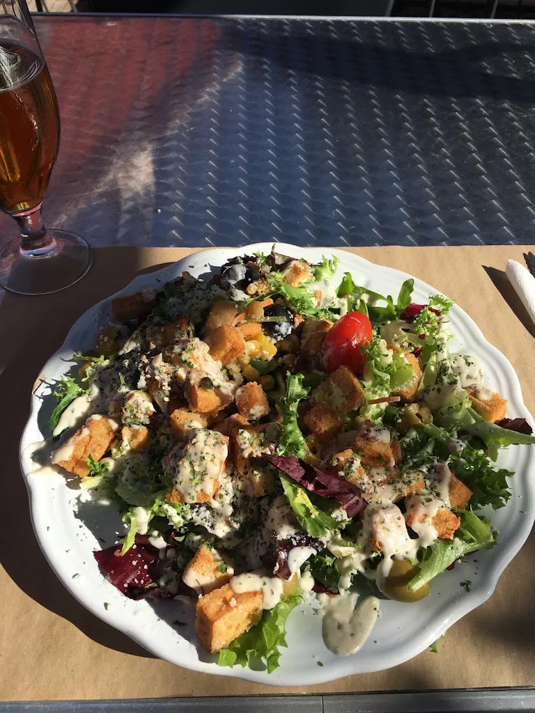 Iyad Dakhlalla_Bodega Claudia_Tordera_review