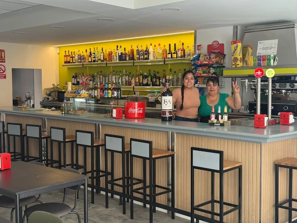 Bar punto encuentro restaurant in Tordera