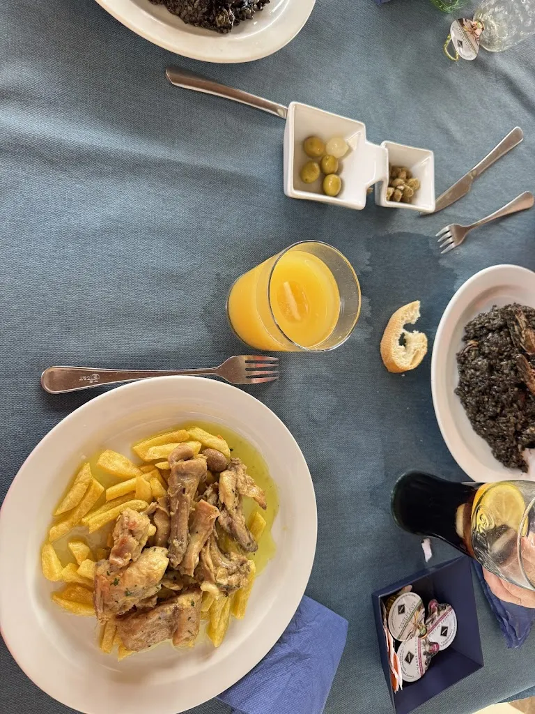 Bích Thuỷ Hoàng_Tres Lleons_Vilassar de Mar_review