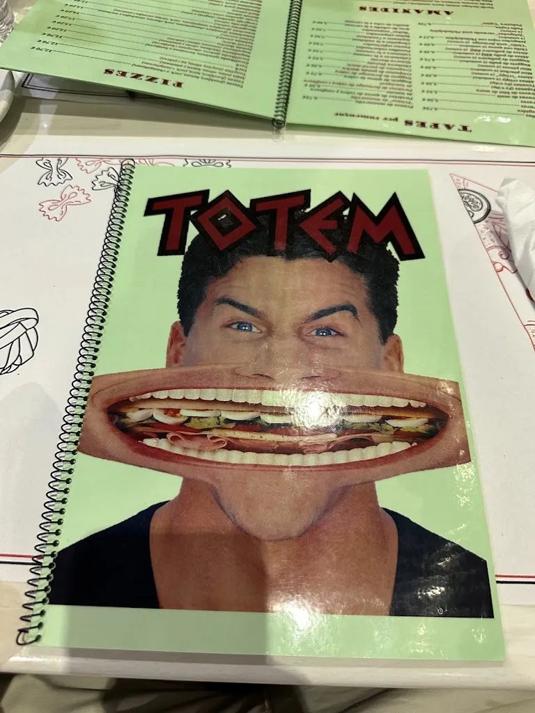 Manel Marcén Herrero_Totem_Vilanova del Camí_review