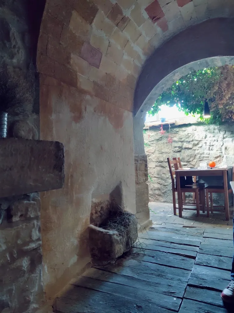 Shirley_Gòtic de Torà_Viver i Serrateix_review