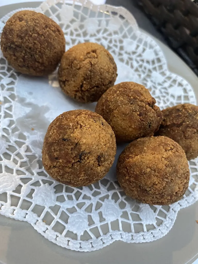 Dolors Guillen_La Tasqueta de la Núria_Viver i Serrateix_review