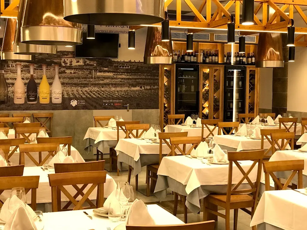 Parrillada 107 cervecería restaurant in Arzúa