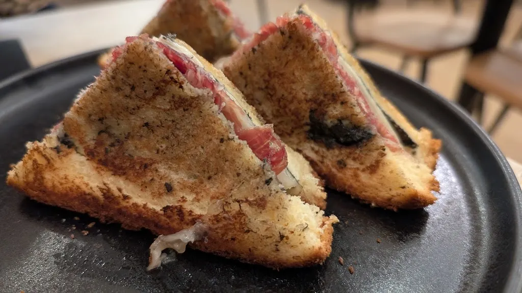 Lluis Salvador_Vilateca, plats i platets_Viladecans_review