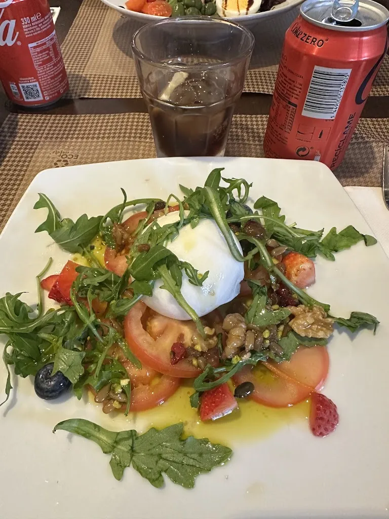 Nina Mujica_El Petit Rebost_Viladecans_review