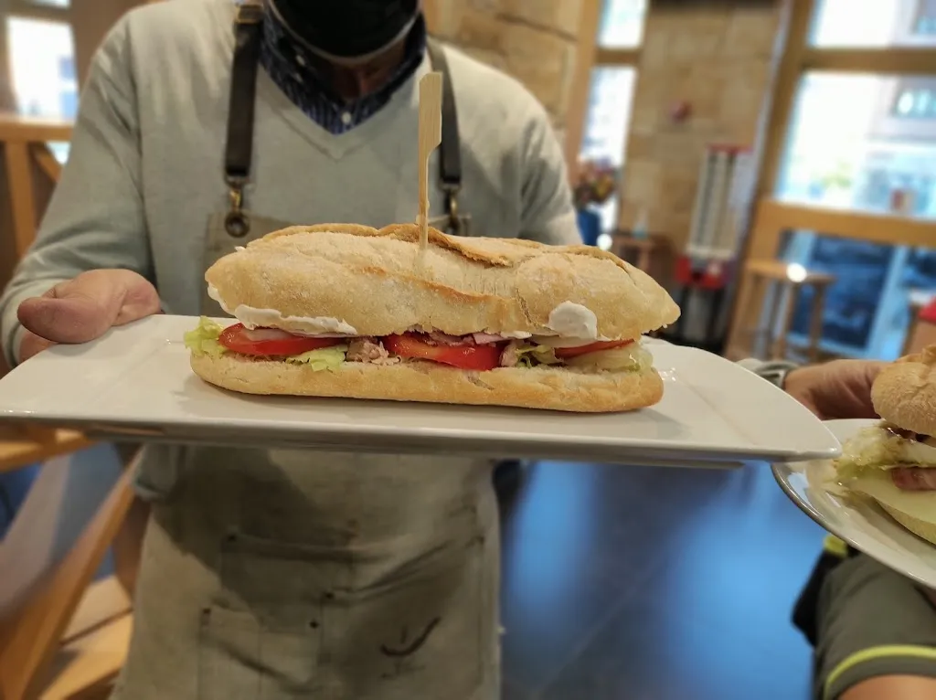 Carolina Jiménez_Alonsotegiko Batzokia_Alonsotegi_review