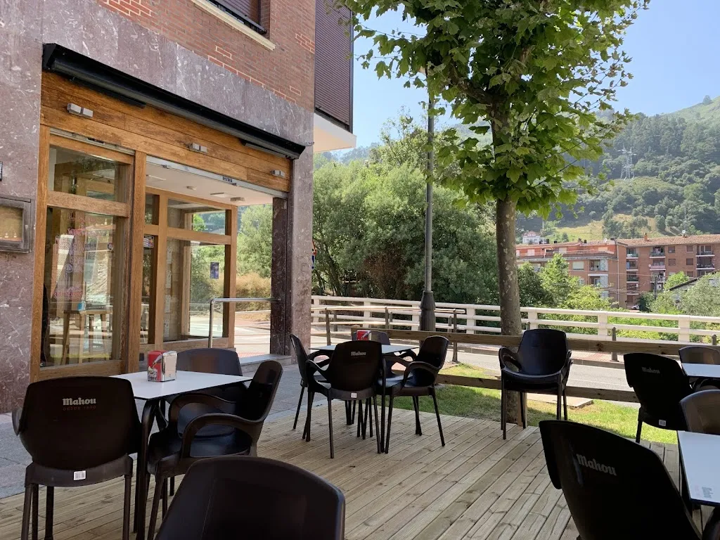 Alonsotegiko Batzokia restaurant in Alonsotegi