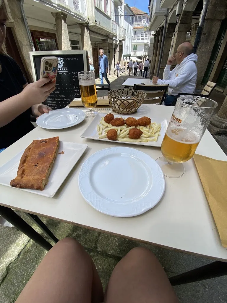 Maggie Quinn_Martís_Pontedeume_review