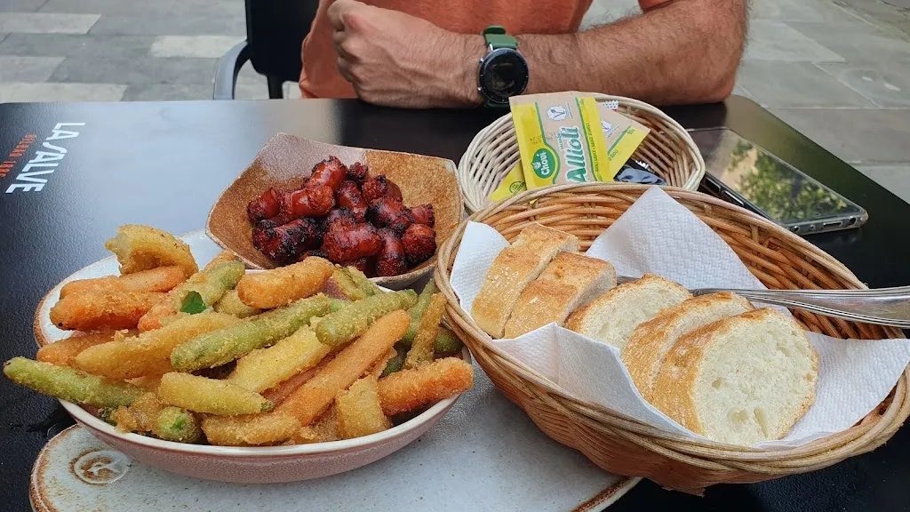 Esther Manso_BAR IXUA_Areatza_review