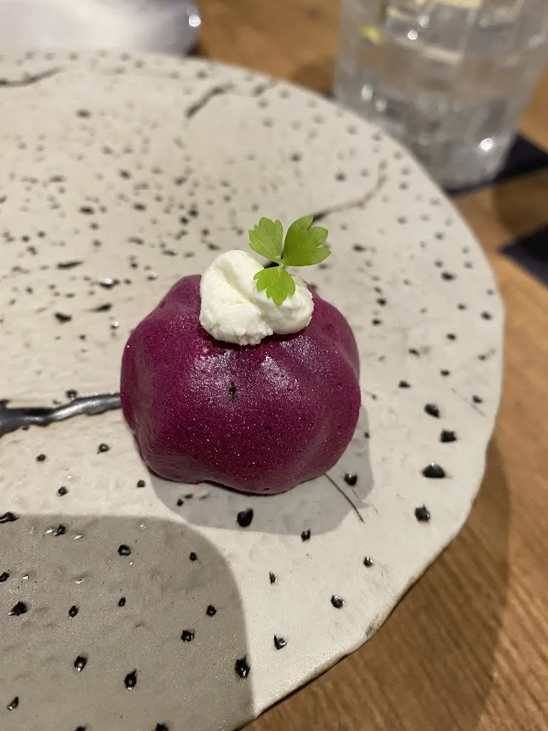 Natalie Williams_CONTRASTES by Diego Ferreira_Vilanova i la Geltrú_review