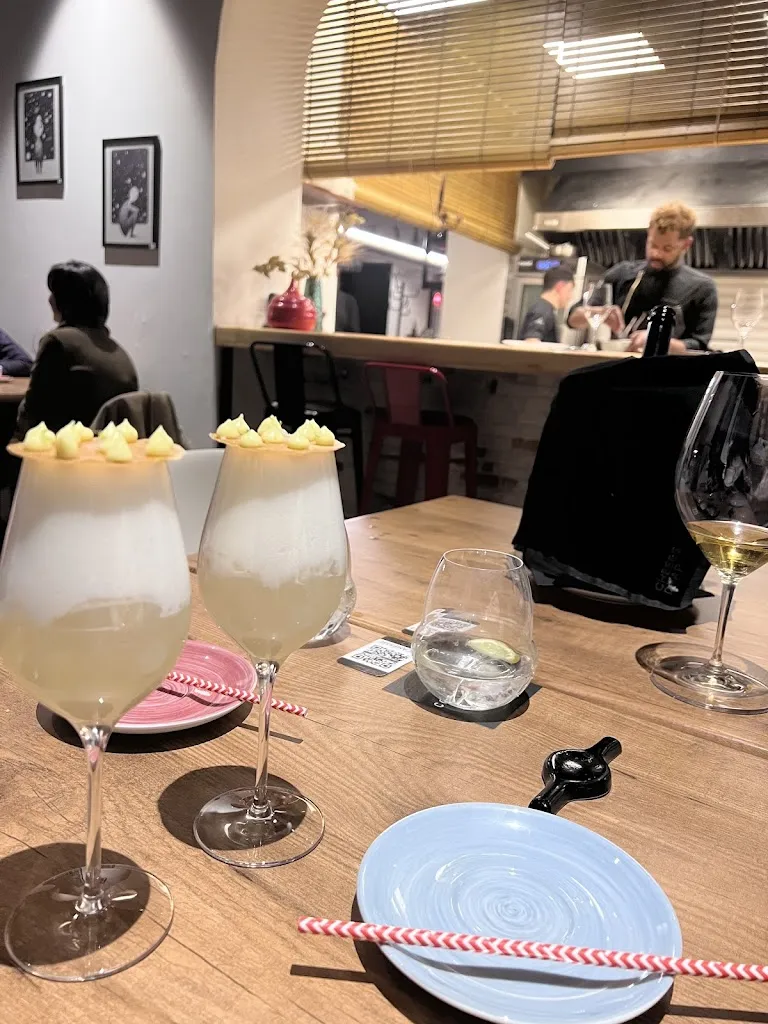 Kristen Lively_CONTRASTES by Diego Ferreira_Vilanova i la Geltrú_review