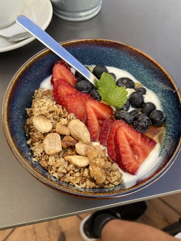 Miguel Vázquez Cid_El Patio_Pontedeume_review