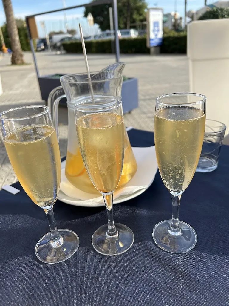 Earoel Kennedy_Quinze de Setembre_Vilanova i la Geltrú_review