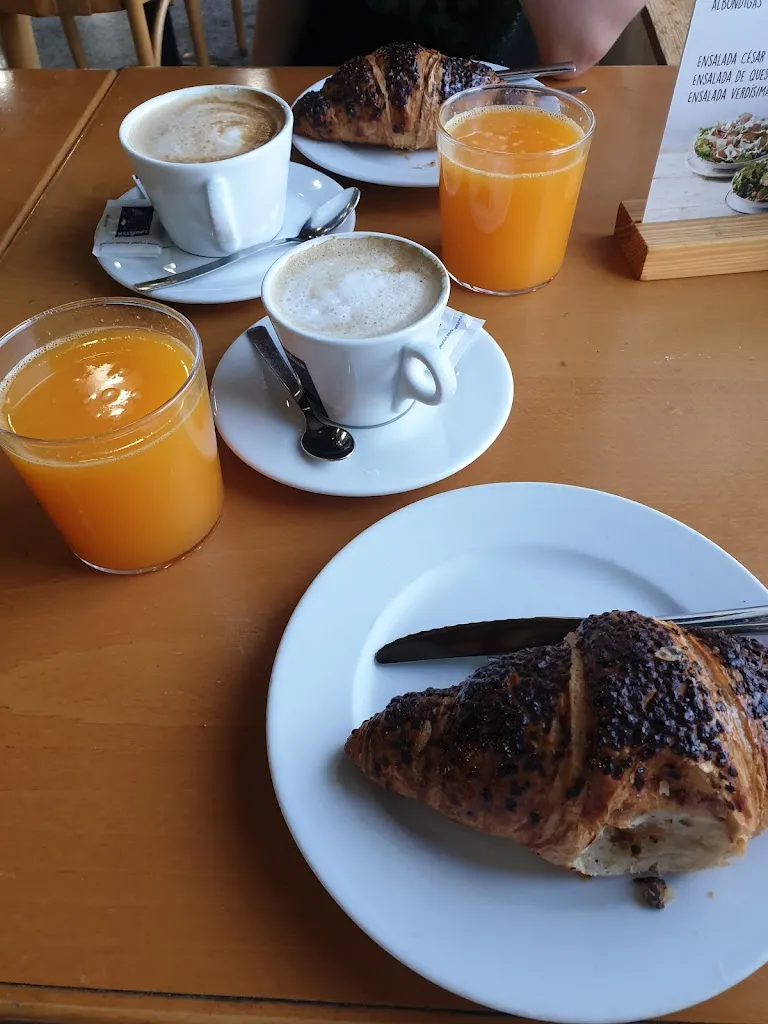 Alexandra Enes_Area de Servicio Ugaldebieta_Abanto y Ciérvana-Abanto Zierbena_review