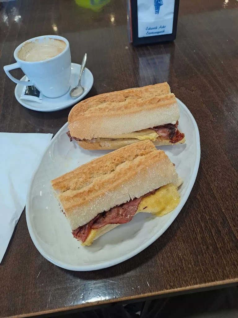 david_Aparkabisa_Abanto y Ciérvana-Abanto Zierbena_review