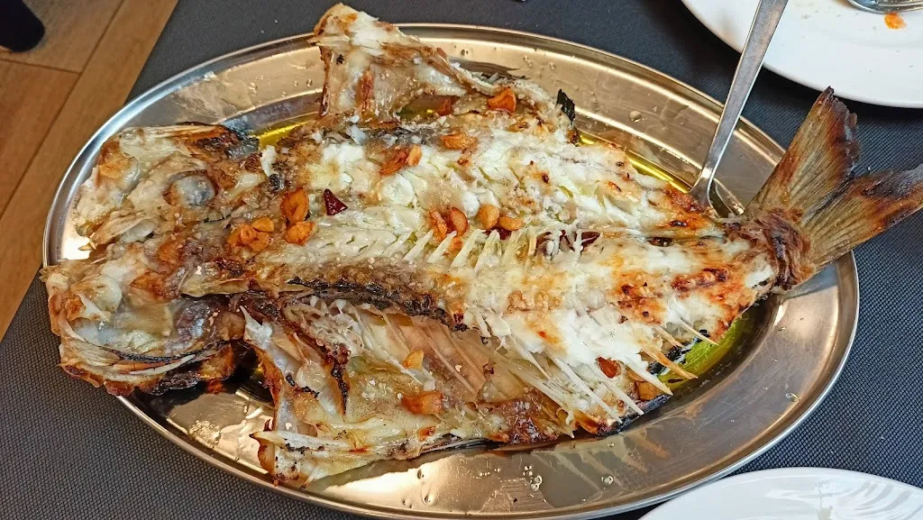 Beatriz Romero_Asador Muelle Barria_Abanto y Ciérvana-Abanto Zierbena_review