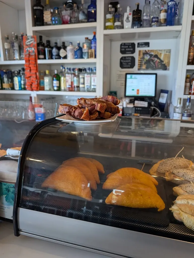 Jan Lindborg_SKULL BAR_Abanto y Ciérvana-Abanto Zierbena_review