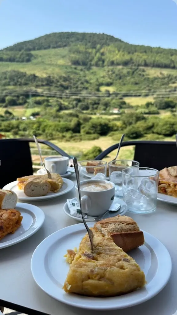 Elier Allende_Bar - restaurante Kardeo 14_Abanto y Ciérvana-Abanto Zierbena_review