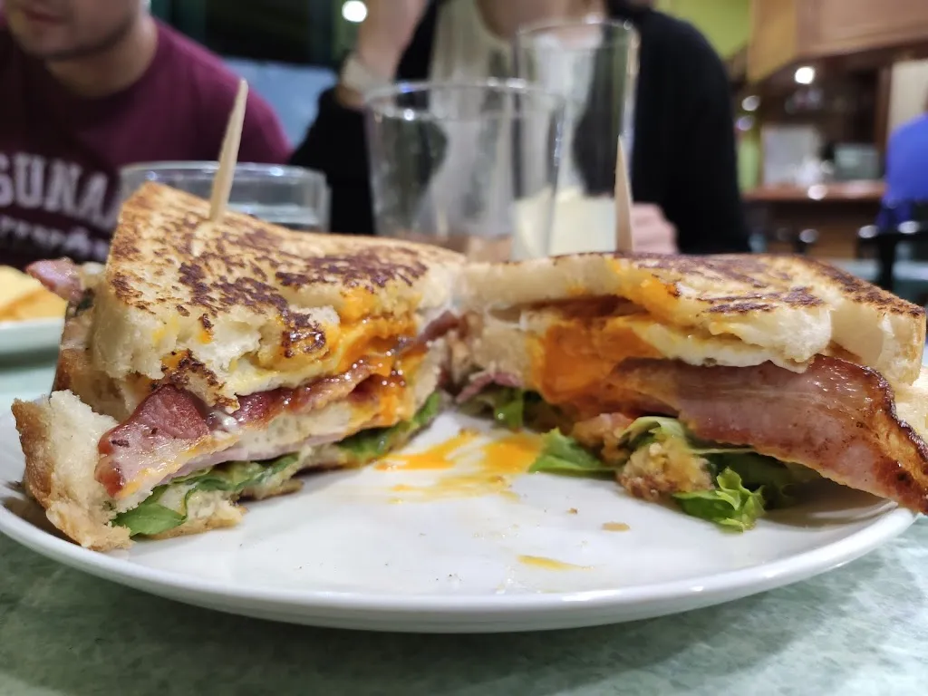 J Urrest_cafetería UGARI_Arrigorriaga_review