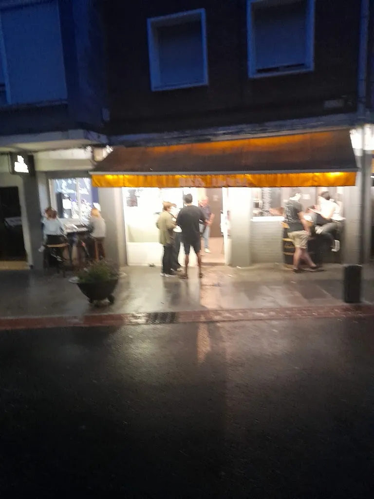 Brian Ramírez_BAR IKUSI CAFE_Arrigorriaga_recensione