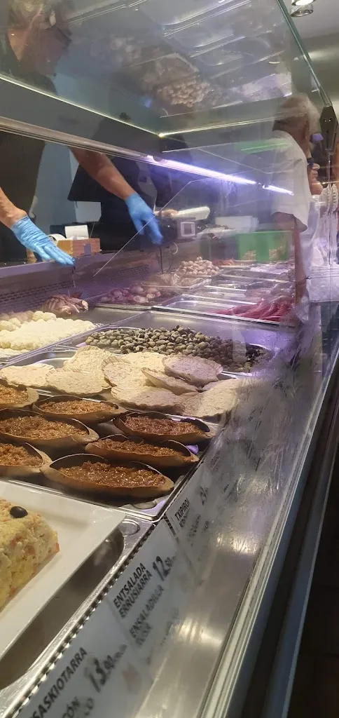 Chris HJ_Ipar Itxaso II itsaskitegia_Barrika_review