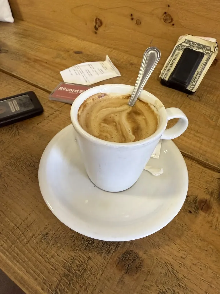 John Schwenker_Cafetería Doniene_Bakio_review