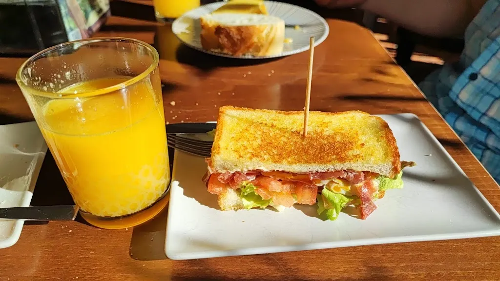 Gabriel B_Cafetería Doniene_Bakio_review