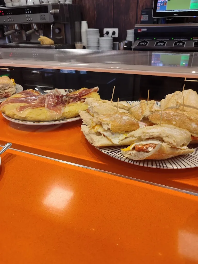 Restaurante Bar Izaro_Amorebieta-Etxano_slider_image_3