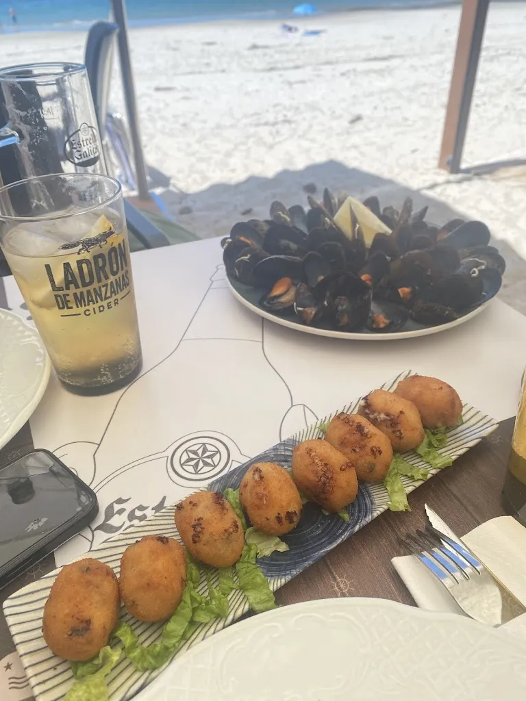 Margarida Salvado_Argentina Sunset Club, Chiringuito Playa de Cabañas_Pontedeume_review